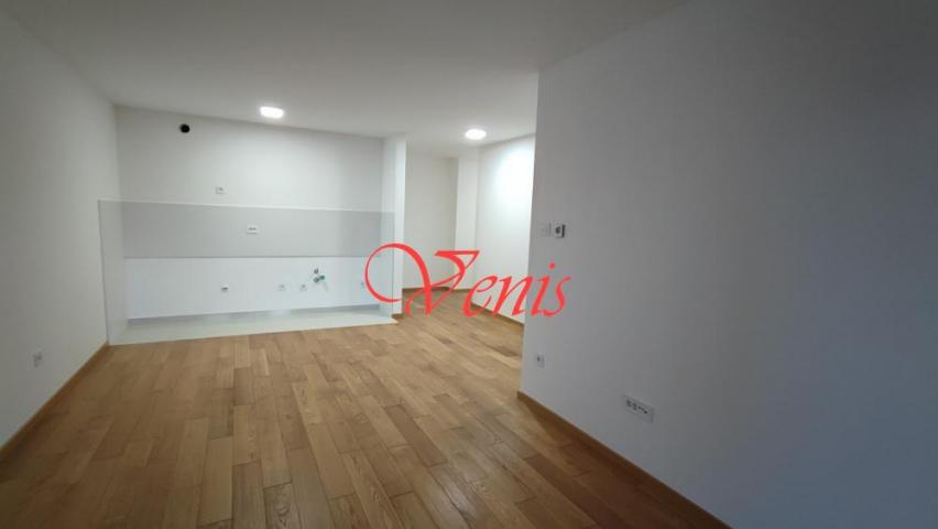 BULEVAR OSLOBOĐENJA – SPENS  70 m2 - 252350 Evra NOV - UKNJIŽEN ID#2395