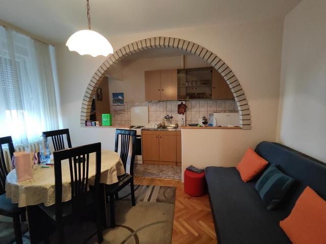 Comfortable one-room apartment near the market on the first floor