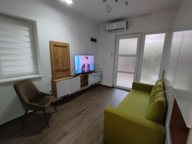 Pet-friendly, Zemun centar, 20 m2 + parking mesto