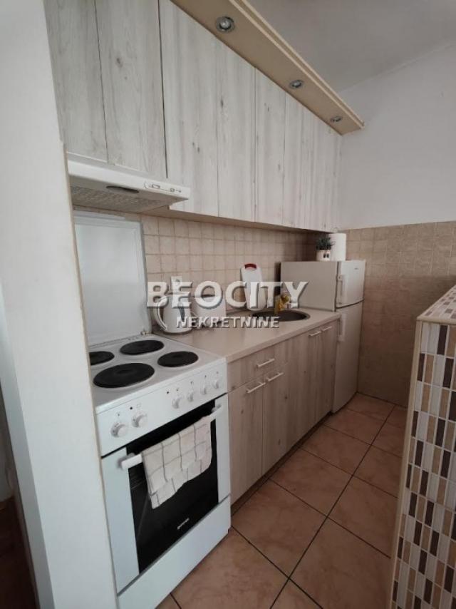 Novi Sad, Bulevar Oslobođenja, Bulevar kralja Petra I, 0. 5, 26m2, 350EUR