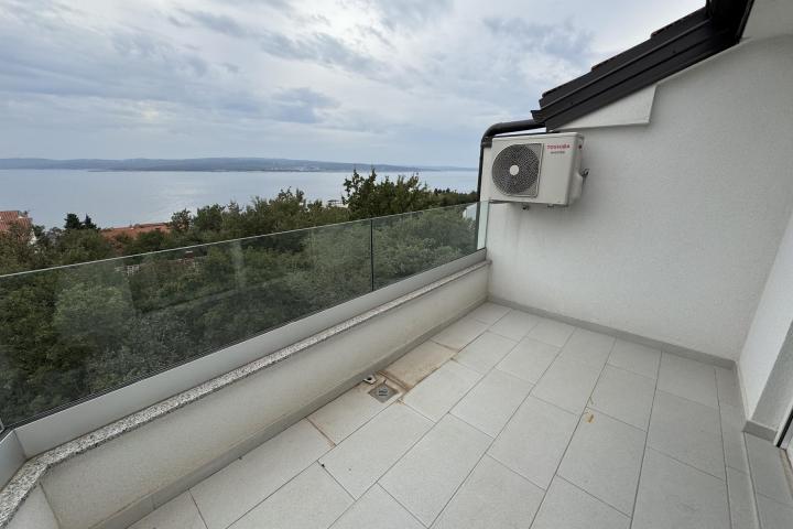 Crikvenica, novogradnja, predivan trosoban stan NKP 56 m2