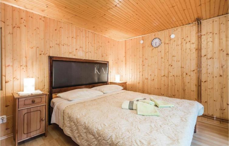 Mošćenička Draga - prilika, kuća s bazenom i okućnicom 980 m2