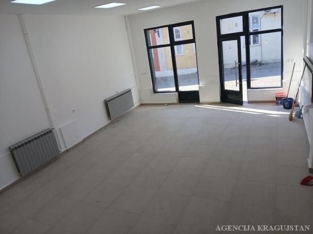 Izdavanje, Lokal, 48. 00m2 , Centar