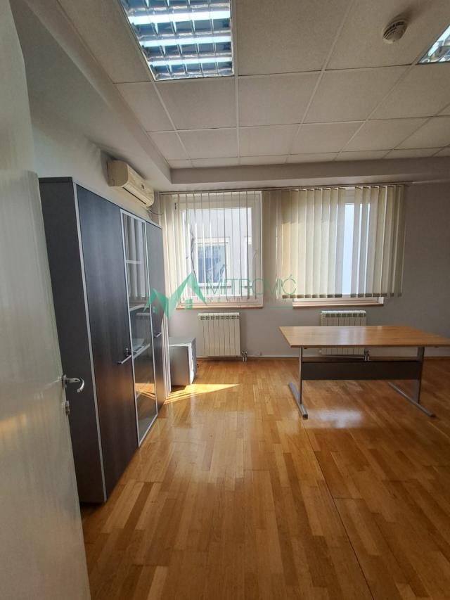 Izdavanje, Poslovni prostor, 62m2 , Bulevar Oslobođenja