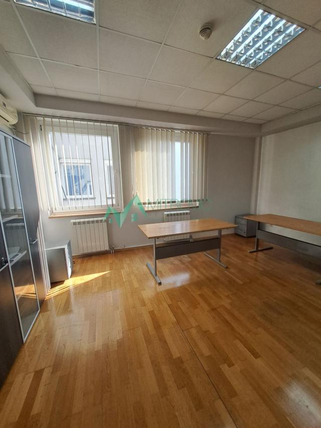 Izdavanje, Poslovni prostor, 62m2 , Bulevar Oslobođenja