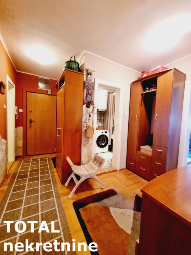 4 Četvorosoban stan NOVI SAD, 334190€