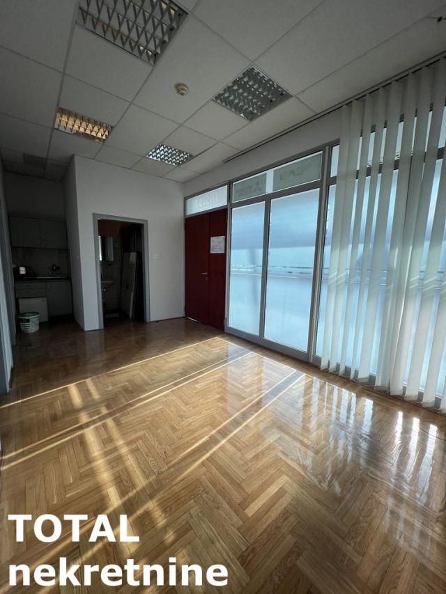 LOKAL NOVI SAD, 133900€