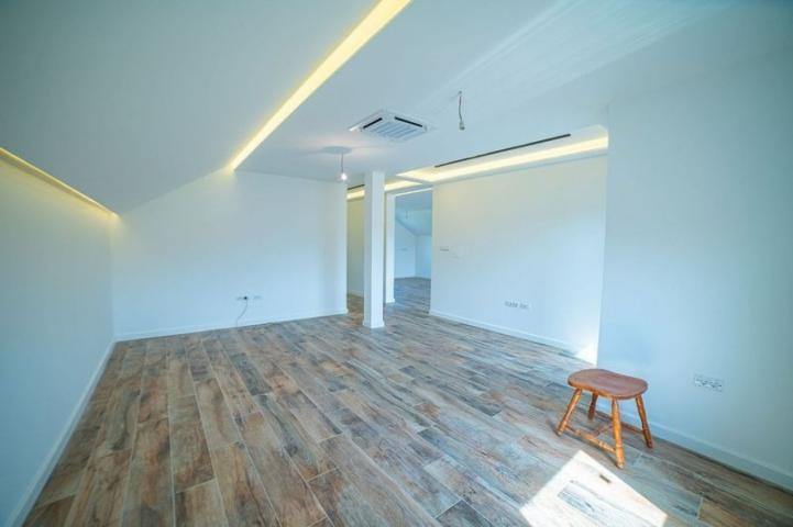 - LUX - Kuća - Karagača 162m2 - Petrovaradin -