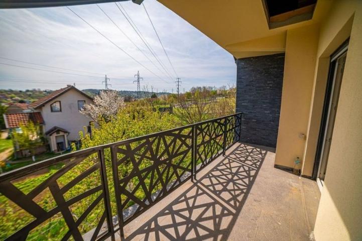 - LUX - Kuća - Karagača 162m2 - Petrovaradin -