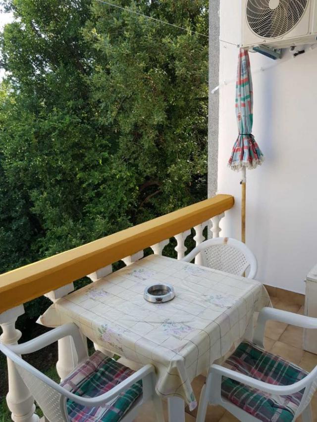 Studio apartment of 27m2 for rent in Herceg Novi, Baosici