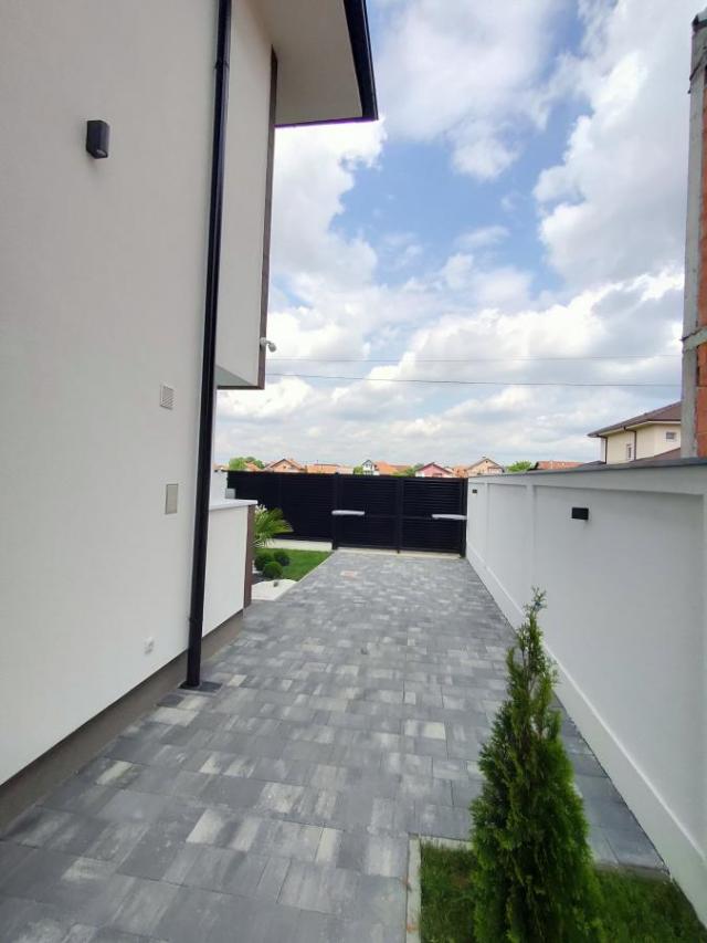 Lux Nova kuća Pr+Sp 200m Novi Sad -Veternik plac 730m