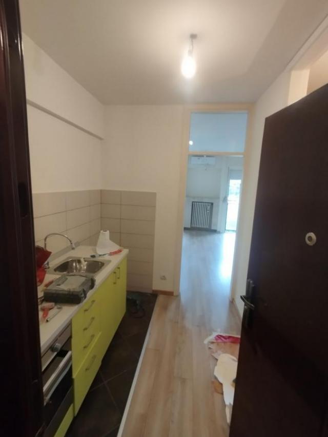 Karaburma, Husinskih rudara, 22m2, renoviran