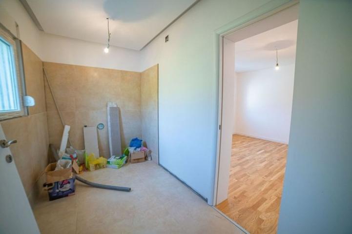 - LUX - Kuća - Karagača 162m2 - Petrovaradin -