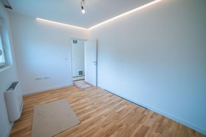 - LUX - Kuća - Karagača 162m2 - Petrovaradin -