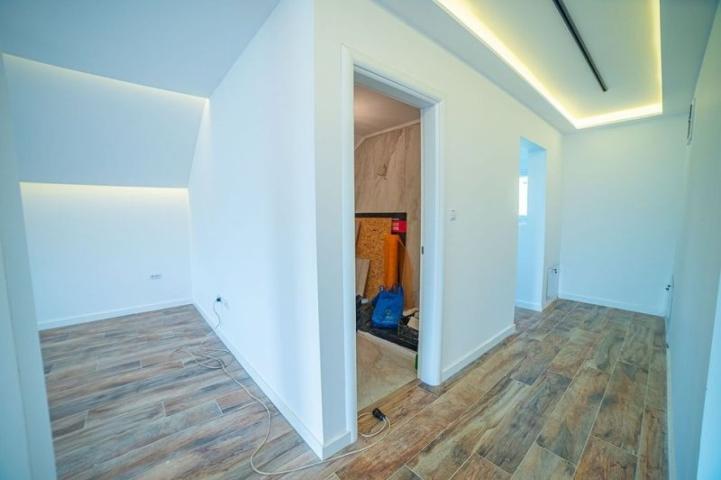 - LUX - Kuća - Karagača 162m2 - Petrovaradin -