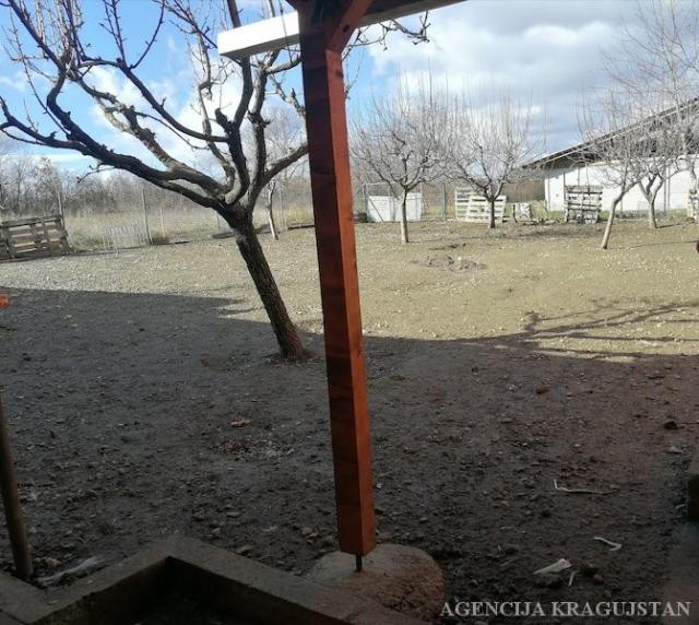 Prodaja, Kuća, 1000. 00m2 , Batočina