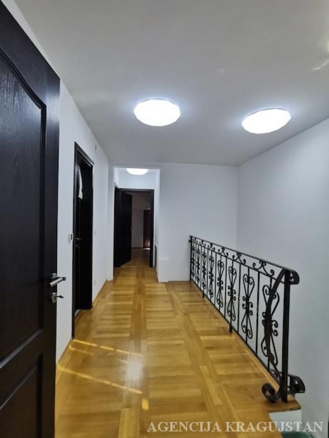 Prodaja, Stan, 116. 00m2 , Centar