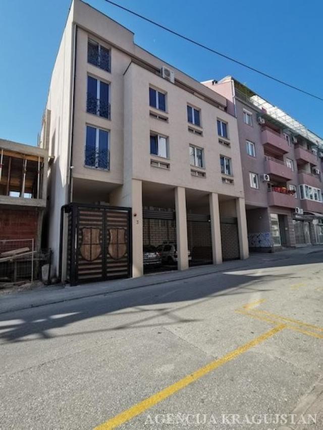 Prodaja, Stan, 116. 00m2 , Centar