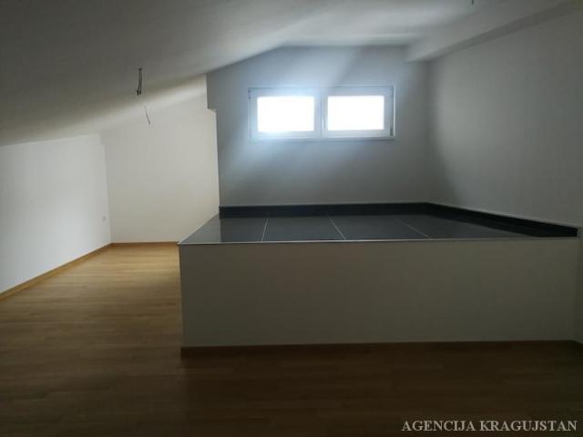 Prodaja, Stan, 150. 00m2 , Kragujevac