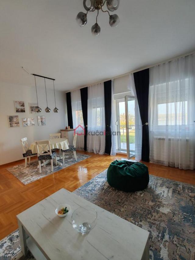 New. Lux. Beautiful Danube Riverview & Parking