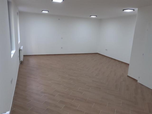 Poslovni prostor - 305m2 - Centar