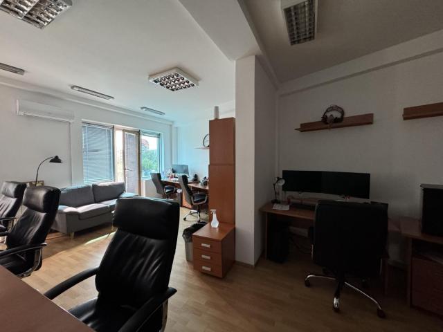 POSLOVNI PROSTOR - CENTAR - 90m2