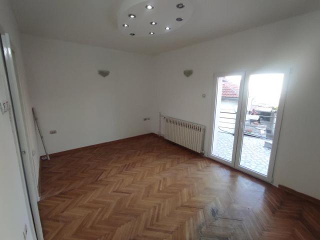 Poslovna zgrada 420m2