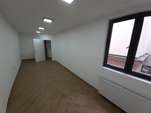 Poslovni prostor - 305m2 - Centar