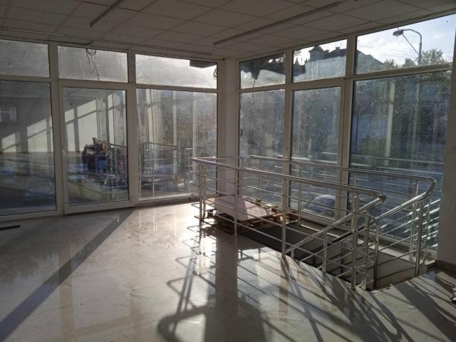 Poslovni prostor 160m2+150m2