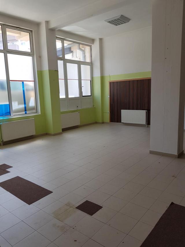 Lokal na prodaju 70m2 + (50m2)