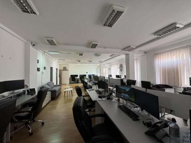 POSLOVNI PROSTOR - CENTAR - 90m2