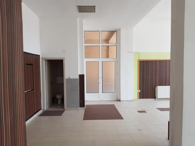 Lokal na prodaju 70m2 + (50m2)