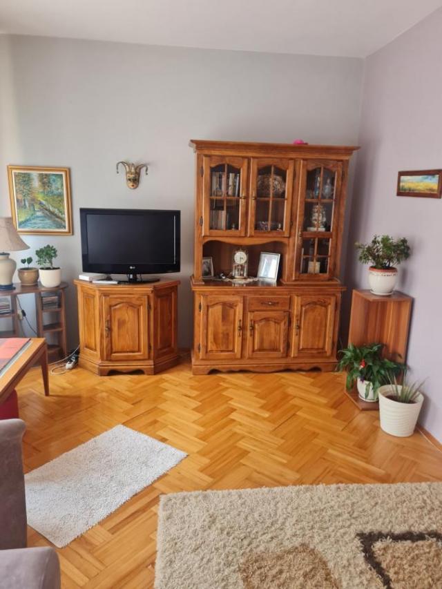 Stambeno - poslovni objekat - PLAC 362 m2