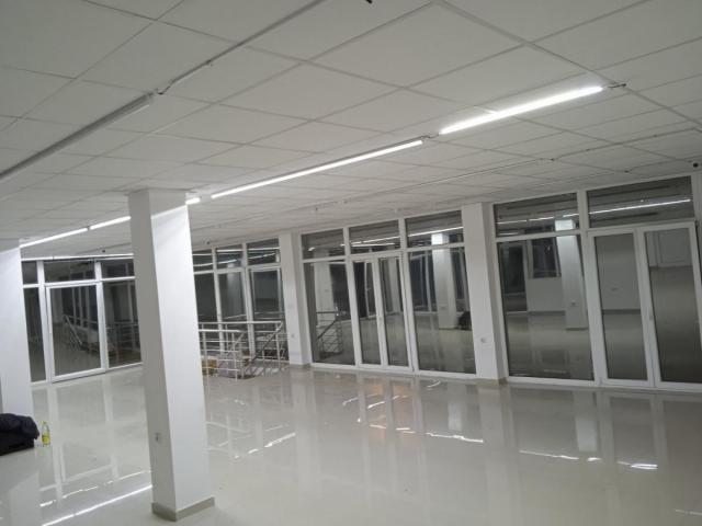 Poslovni prostor 160m2+150m2