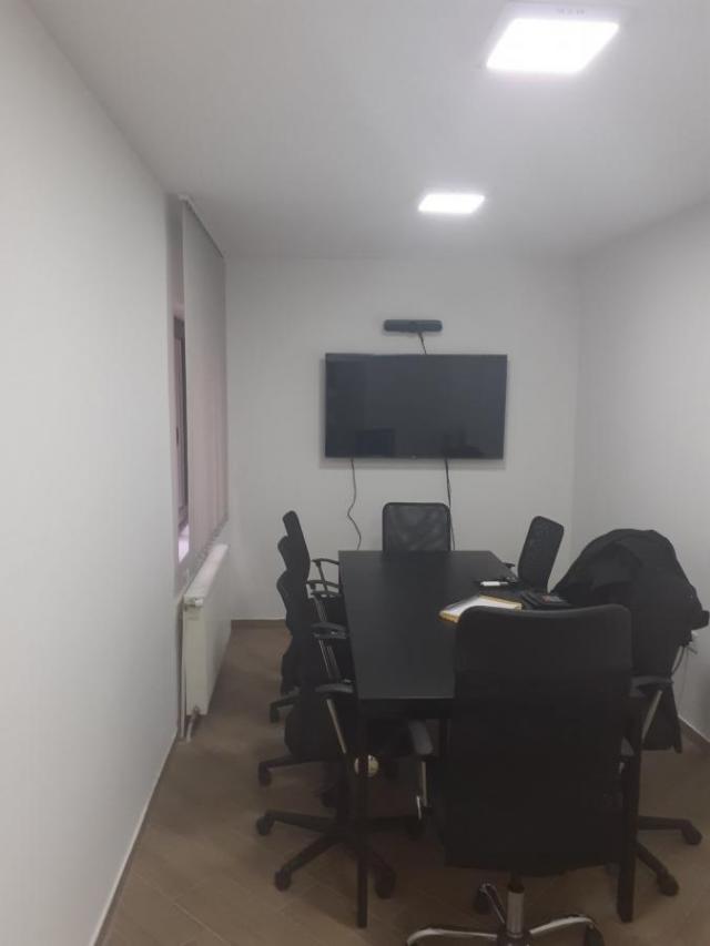 Poslovni prostor - 305m2 - Centar