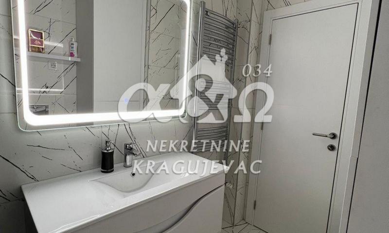 Luxuzno opremljen četvorosoban duplex u Centru sa 2 garažna mesta