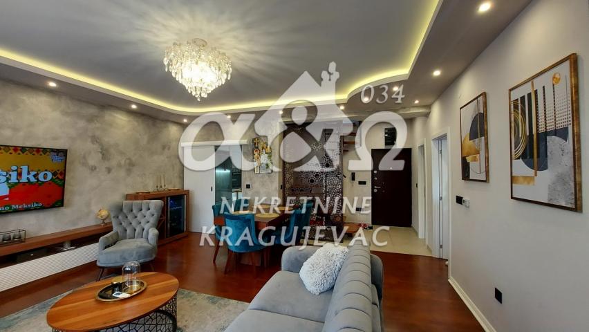 Luxuzno opremljen četvorosoban duplex u Centru sa 2 garažna mesta