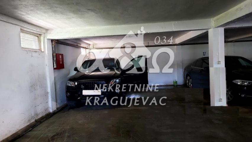 Luxuzno opremljen četvorosoban duplex u Centru sa 2 garažna mesta