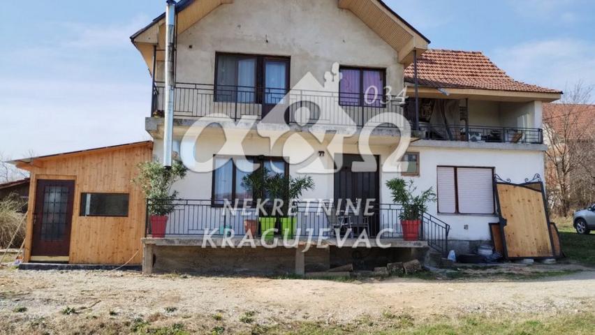 Kuća u Opornici 171m2 na 12ari placa 