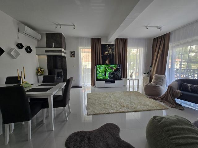 Prodaja, Kuća, 140m2 , Zelenika