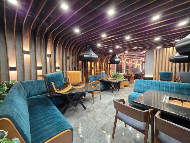 Prodaja luksuzno opremljenog restorana 123 m² – Prva linija, Rafailovići