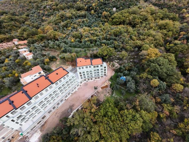 Prodaja studio apartmana 33 m² u novogradnji sa velikom terasom, pogledom na more, parkingom i oslob