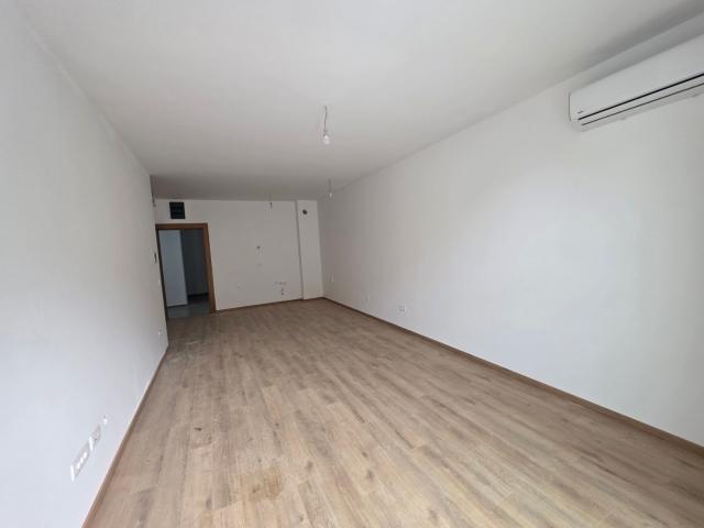 Prodaja studio apartmana 33 m² u novogradnji sa velikom terasom, pogledom na more, parkingom i oslob