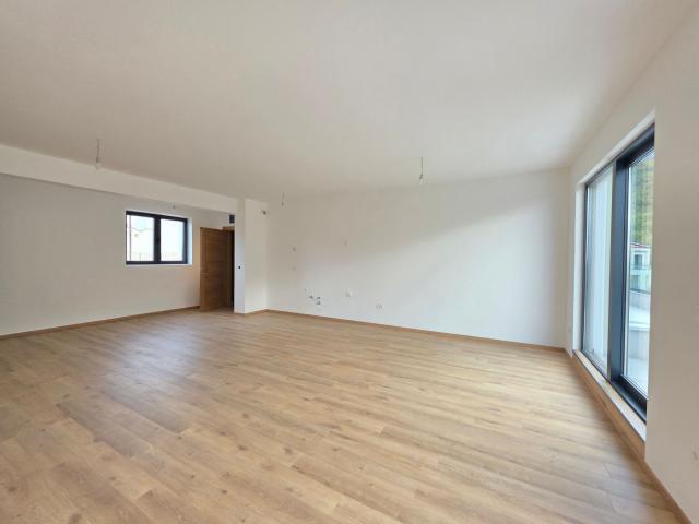 Prodaja dvosobnog stana 114m² u novogradnji sa pogledom na more, parkingom i oslobođenjem od poreza 