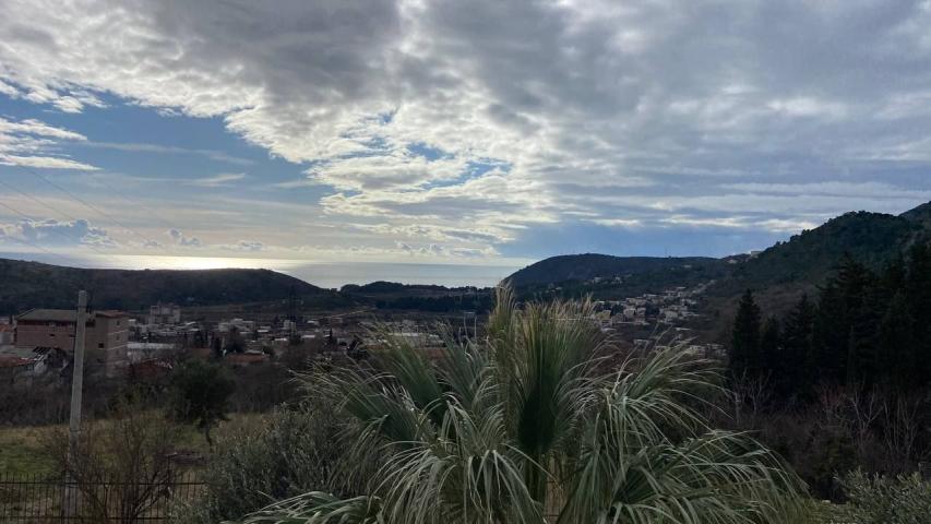 Velika porodična kuća 200 m² sa pogledom na more i grad, plac 1.000 m² – Sutomore