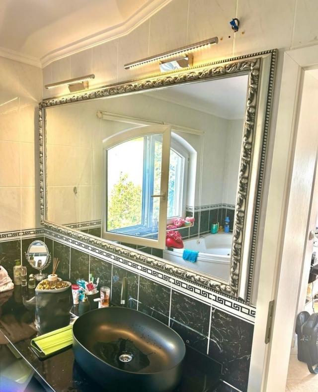 Luksuzna vila 440 m² sa 7 spavaćih soba i panoramskim pogledom na more-Prijevor, Budva