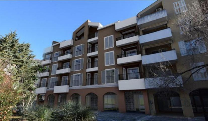 Dvosoban stan 71.08m² sa dodatnom galerijom 18m² u novom stambeno poslovnoj zgradi-Budva, Adok