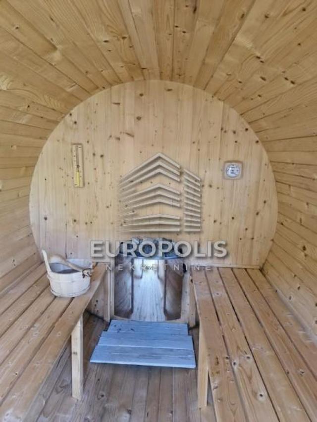 Lux, renovirana kuća, 1.5 km od Paunovog Brega ID#6760