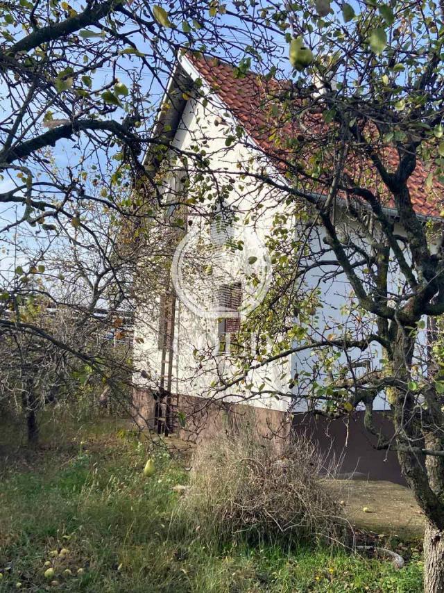 PRODAJA Vikendica: SREMSKI OKRUG-Inđija-Krčedin,53.00m2. Uknjiženo ID#11034