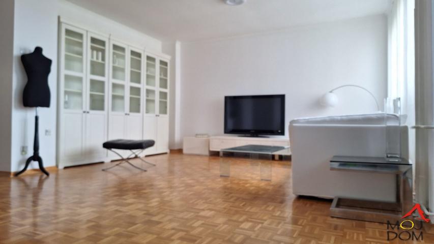 NOVI SAD - BULEVAR - JEDNOIPOSOBAN STAN - 60 m2 - 177,160€